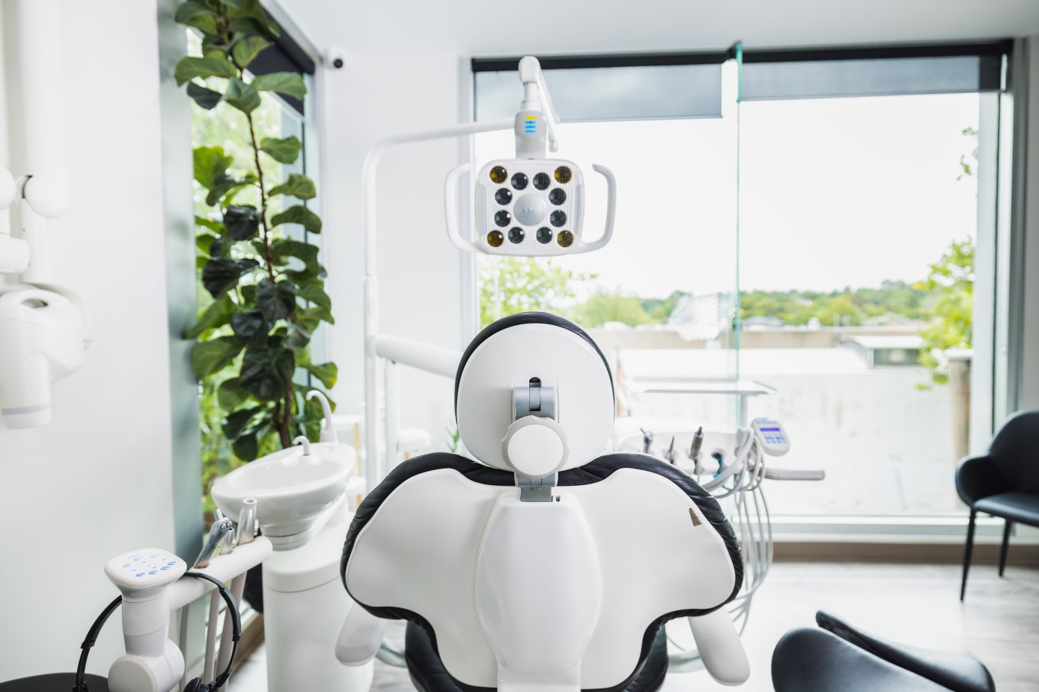 How To Find The Right Cosmetic Dental Practice